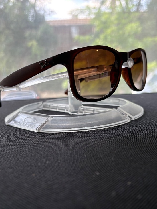 Ray-Ban Andy sunglasses (RB4202). Brown frame/brown gradient lenses main image 12